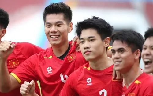 "Cú đấm thép" từ ghế dự bị giúp Việt Nam hạ Thái Lan, giành vàng SEA Games