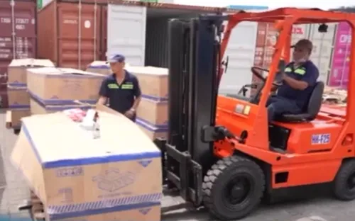 Phát hiện hơn 1.000 viên kim cương, 5kg ma túy giấu tinh vi qua sân bay Tân Sơn Nhất