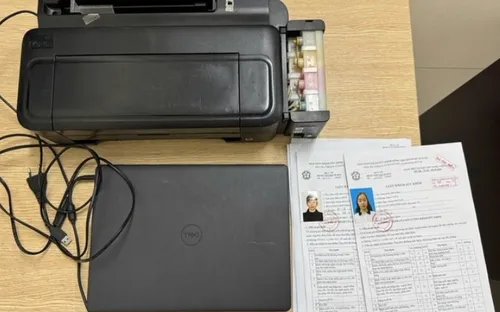 Triệt phá đường dây làm giả giấy khám sức khỏe Bệnh viện Bạch Mai qua mạng xã hội