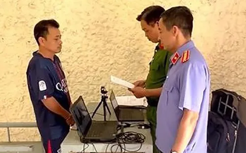 Tạm giam tài xế xe khách lao vào nhóm người bên lề đường làm 2 người tử vong