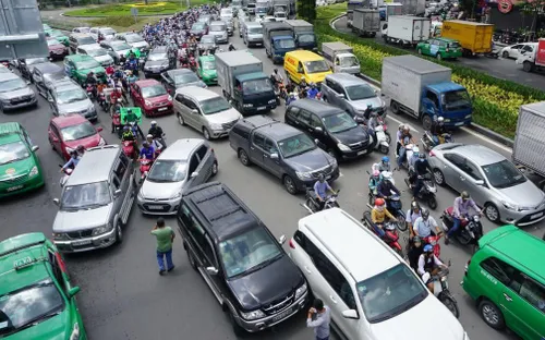 Thực hư con số doanh thu 1,6 tỷ đồng của tài xế xe công nghệ