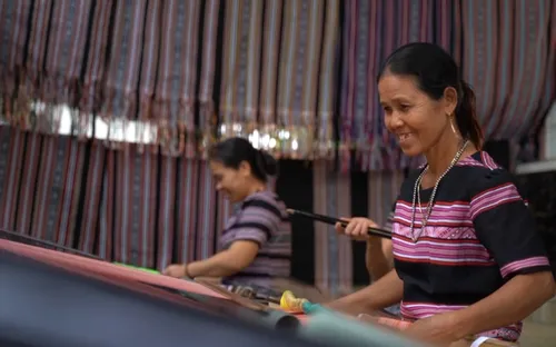 Quảng Ngãi: Giữ gìn và phát huy nghề dệt thổ cẩm truyền thống làng Teng