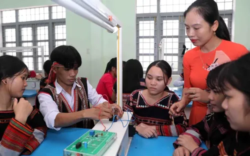 Đào tạo 1.000-1.500 sinh viên tiềm năng làm lực lượng nòng cốt phục vụ vùng đồng bào dân tộc thiểu số