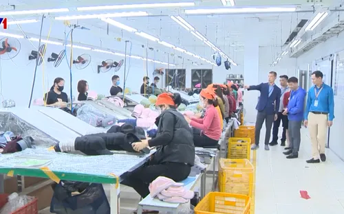 Hà Nội chăm lo hơn 160.000 đoàn viên, người lao động với trên 200 tỷ đồng