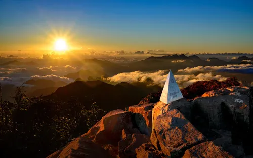 Fansipan - Hành trình chinh phục giới hạn giữa biển mây