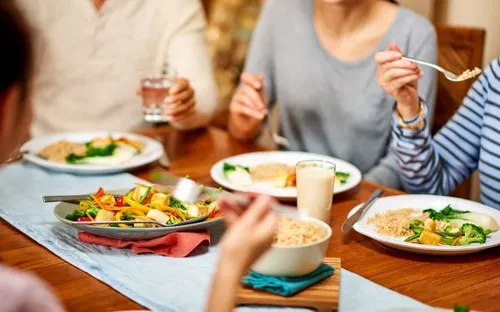 Chế độ dinh dưỡng cân bằng cho người tiểu đường dịp Tết