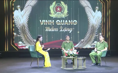 Chương trình giao lưu "Vinh quang thầm lặng"