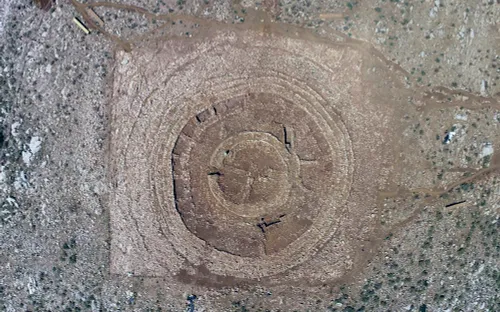 Phát hiện mê cung đá 2.000 năm tuổi quy mô nhất Ấn Độ