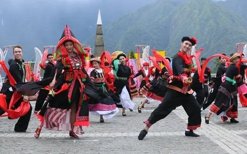 Mùa hội vùng cao: Nơi di sản thắp sáng sương mù đại ngàn