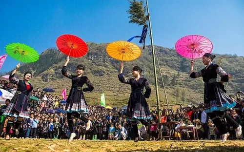 Sống một ngày cùng đồng bào: Chạm vào linh hồn của di sản Việt