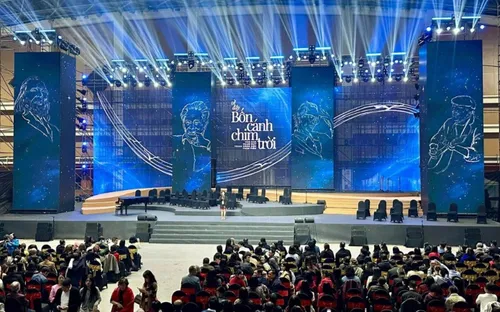 Bài học từ vụ bể show “phút 89” của “Về đây bốn cánh chim trời”: Đường dài mới biết ngựa hay