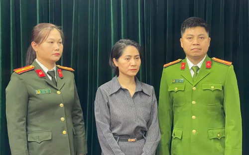 Khởi tố giám đốc công ty tổ chức show “Về đây bốn cánh chim trời” về tội lừa đảo chiếm đoạt tài sản