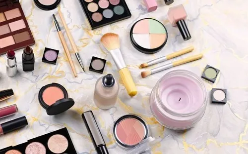 Pháp chính thức cấm hóa chất vĩnh cửu trong mỹ phẩm và may mặc từ năm 2026