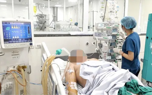 Sốt xuất huyết Dengue diễn biến nguy kịch ở bệnh nhân có nhiều bệnh nền