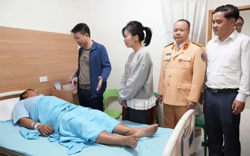 Phú Thọ: "Thông chốt", lao thẳng vào CSGT làm 1 chiến sĩ bị thương