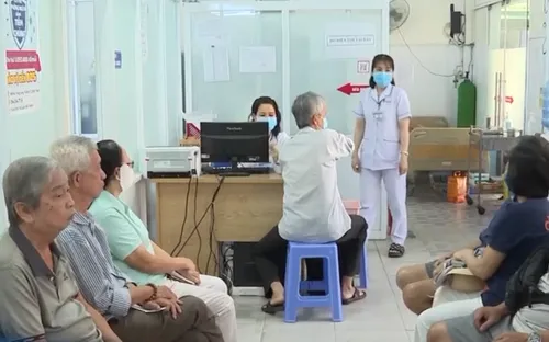 Ngày đầu trạm y tế hoạt động theo mô hình mới