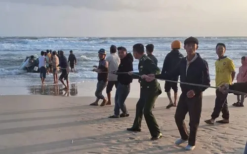 Chìm thuyền đánh cá, một ngư dân mất tích