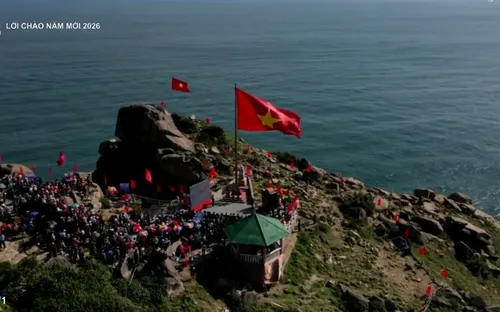 Chào cờ đầu năm mới tại Mũi Đại Lãnh