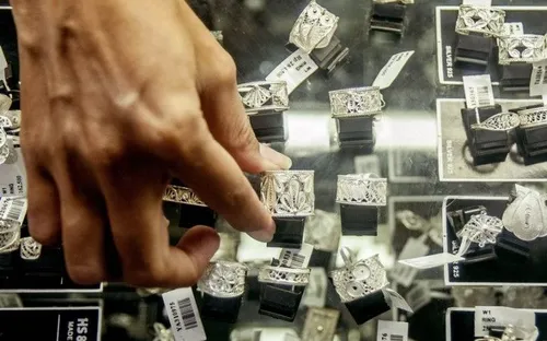 Ngày 3/1, giá bạc trong nước và thế giới hồi phục sau các phiên giảm mạnh cuối năm ngoái