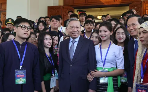 Tổng Bí thư Tô Lâm yêu cầu cấp học bổng đào tạo nước ngoài cho thanh niên dân tộc thiểu số xuất sắc