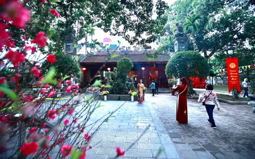 Đi lễ đầu xuân 2026: Từ nghi lễ "cầu xin" đến hành trình tìm về an lạc