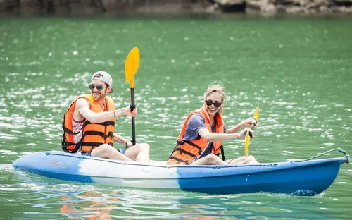 Chèo Kayak chinh phục cực Đông: Cuộc đối thoại giữa sức người và đại dương