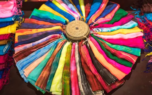 Lụa Vạn Phúc: Nơi những sợi tơ dệt nên hồn cốt nghìn năm đất kinh kỳ