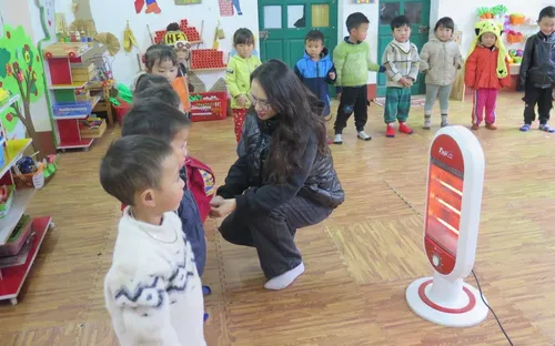 Lào Cai: Duy trì tỷ lệ chuyên cần trên 97% nhờ chủ động chống rét cho học sinh vùng cao