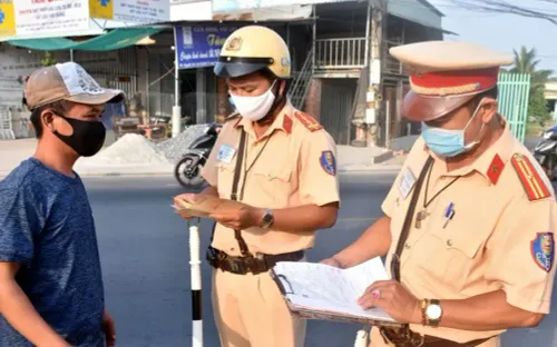 Chính thức áp dụng biện pháp khấu trừ lương để nộp phạt giao thông từ 1/1/2026