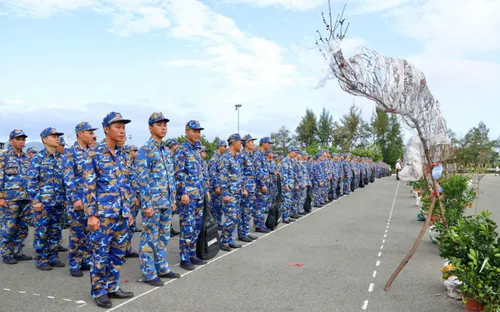 Mang Tết từ đất liền đến với quân dân Trường Sa