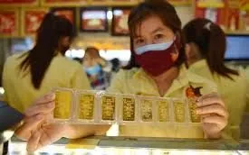 Giá vàng miếng SJC, vàng nhẫn tăng mạnh trong một tuần, tiến sát mốc 159 triệu đồng/lượng