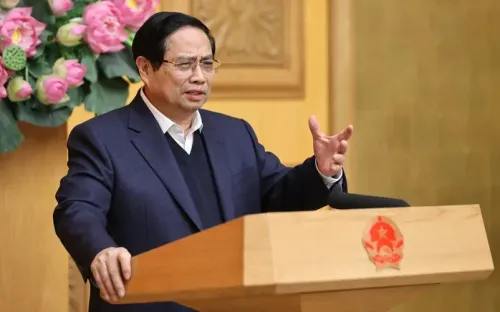 Thủ tướng yêu cầu hoàn thành xây, sửa nhà cho người dân miền Trung trước ngày 15/1, hỗ trợ thêm 5 - 10 triệu đồng mỗi hộ