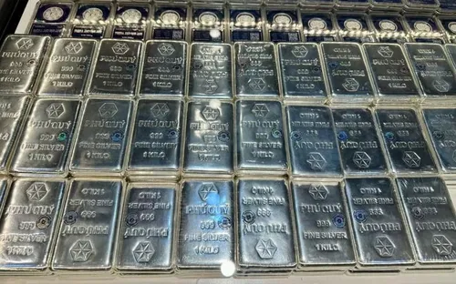 Giá bạc tăng vọt, bạc 1 kg vượt mốc 83 triệu đồng