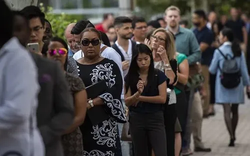 Thị trường lao động Mỹ chưa thoát trạng thái “đóng băng”