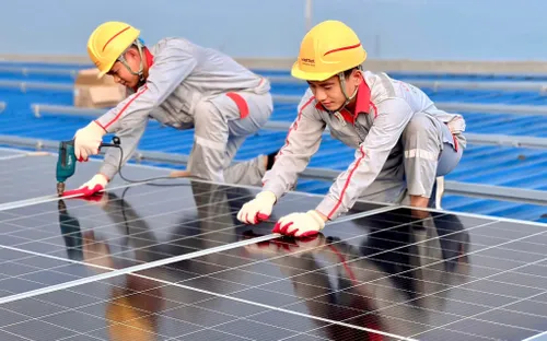 Điện mặt trời mái nhà dư thừa có thể bán tới 50% sản lượng