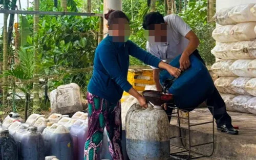 Người đàn ông mua gần 2 tấn dầu mỡ đã qua sử dụng để bán ra thị trường
