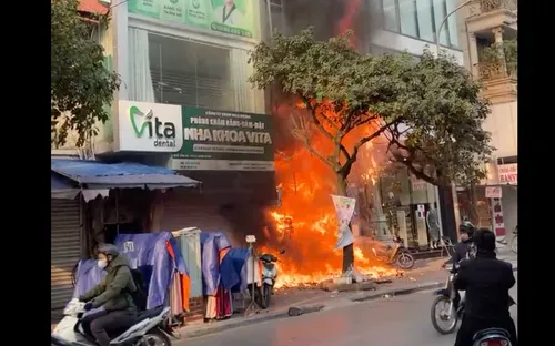 Cháy lớn trên phố Lê Lợi (phường Hà Đông)