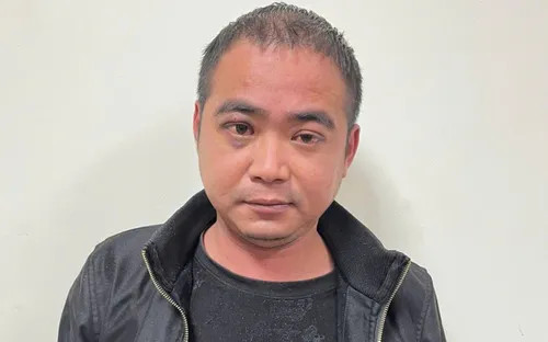 Tạm giữ hình sự đối tượng cầm dao chém 2 mẹ con trong quán gội đầu