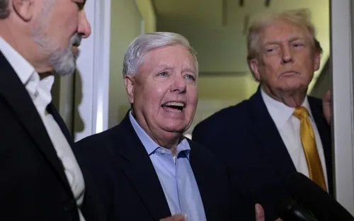 Tổng thống Mỹ Donald Trump “bật đèn xanh” cho lệnh trừng phạt Nga