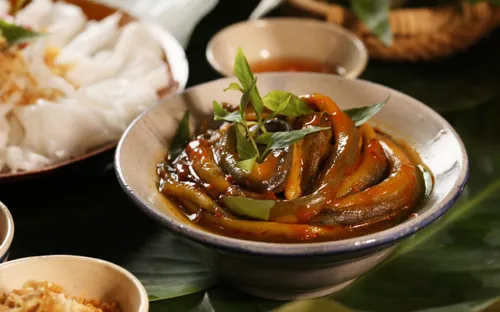 Bí mật gia truyền của người thợ lươn xứ Nghệ: Khi hành tăm và nghệ tươi viết nên bản sắc