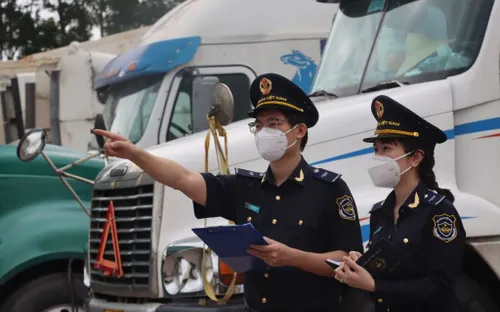 Sự bứt phá của nhóm hàng sản xuất và ô tô giúp thu ngân sách Hải quan năm 2025 vượt xa dự toán