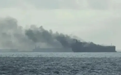 Tàu chở dầu trên đường đến Nga bị tập kích trên Biển Đen