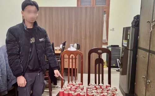 Bắt giữ nam thanh niên sản xuất pháo nổ trái phép tại nhà nghỉ ở Hà Nội