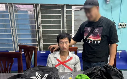 Đột nhập cửa hàng trộm 9 điện thoại trị giá hơn 300 triệu đồng