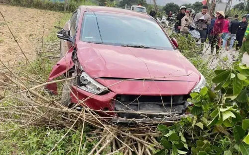 Nam thanh niên lao ô tô vào đối phương vì mâu thuẫn, 3 người thương vong