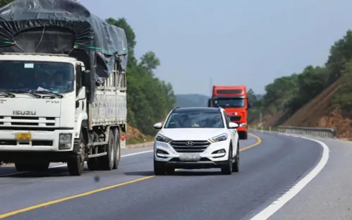 Biển báo “cấm vượt xe” có nhiều loại: Hiểu đúng để tránh vi phạm