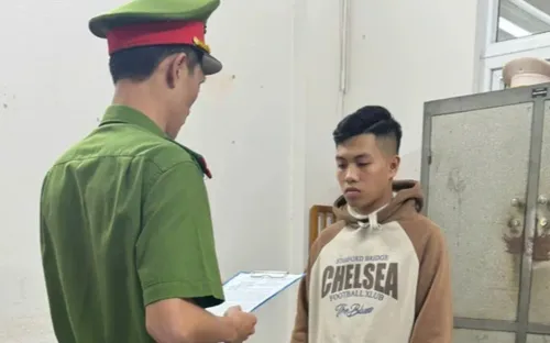 Tạo Facebook và hóa đơn chuyển tiền giả để chiếm đoạt hàng trăm triệu đồng