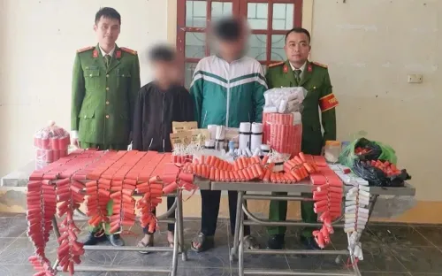 Nam sinh lớp 8 bí mật chế tạo hơn 3.000 quả pháo trong phòng ngủ