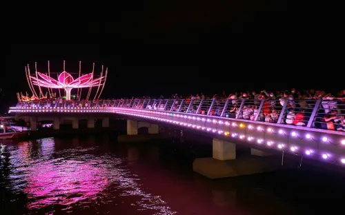 Cần Thơ bắn pháo hoa tại 3 điểm, mở đường hoa xuân đón Tết Bính Ngọ