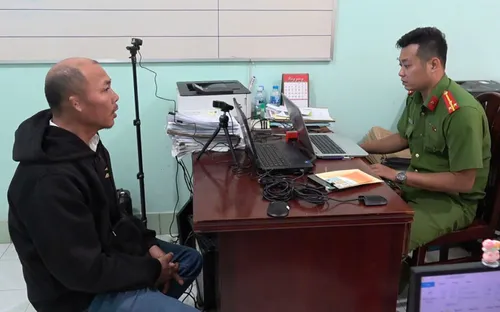 Khởi tố tài xế xe khách rượt đuổi xe tải khiến hành khách hoảng loạn